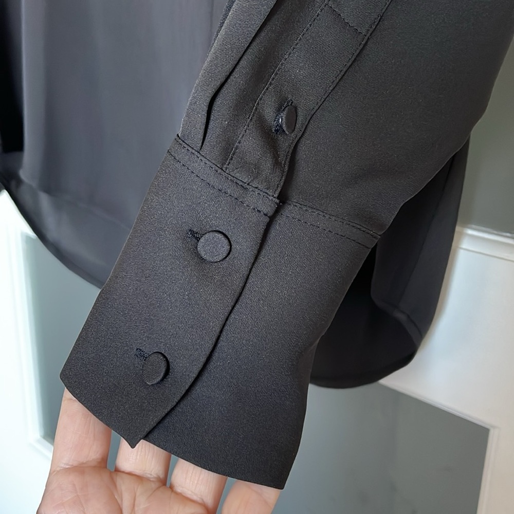 Frame Fitted Notch Collar Silk Black Blouse - Picture 3 of 6